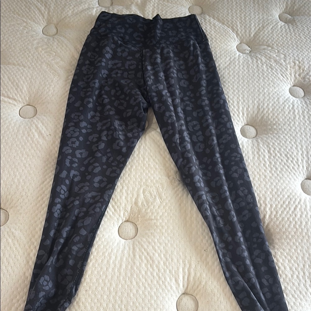 Stylish Black Leopard Print Leggings